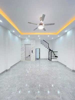 chỉ 7.6 tỷ - bán nhà đẹp thang máy - 35m2, 6 tầng - sát phố võng thị - tây hồ - ngõ thông - sổ đẹp