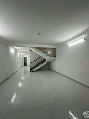 bán gấp nhà kdc tạ thị ngọc thảo, hoàng quốc việt dt80m2 1trệt 1 lầu, sổ sẵn, giấy tờ nhanh chóng