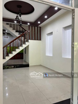 nhà 3 tầng mới gần ông ích đường, cẩm lệ diện tích: 100m (5x20), vuông vức, sổ chuẩn.