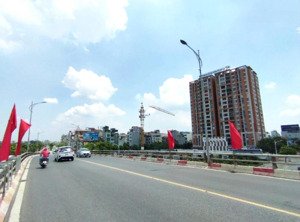 bán biệt thự lô góc nguyễn văn linh diện tích 50.86m² 6 tầng thang máy lô góc, nở hậu.