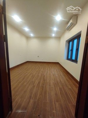 cho thuê nhà nguyên căn 643 phạm văn đồng, ô tô đỗ cửa, vào ở ngay