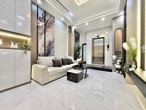 nhà phân lô tân mai, 50m, 6t thang máy, ngõ nông gần ô tô, công năng và tiện ích của nhà cực tốt.