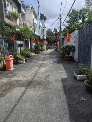 hẻm xe hơi; 4,4x12m; tân kỳ tân quý, hon 5 tỷ.