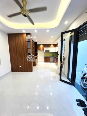 bán nhà lạc long quân 72m2, 5t, sổ đỏ, ngõ nông, 160tr/m2 vẫn thương lượng