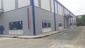 nhà xưởng cho thuê trong kcn bến cát bình dương dt: 5000m2 giá 150 tr/tháng. lh: 