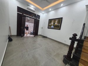 cấn bán nhanh nhà 5 tầng ngõ 68 hoàng công chất, hà nội. diện tích 35m2. giá 9,2 tỷ. lh: 