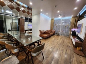 bán cc tại 6th element, 10 tỷ, 83m2, 2pn, 2wc bao đẹp