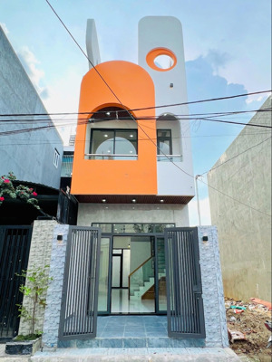 bán nhà 1 trệt 2 lầu mới xây gần trường đại học luật long phước q9 cũ