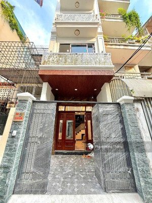 nhà đẹp trung tâm, chỉ 18 tỷ nhỉnh. duy nhất tại trần khát chân.hai bà trưng. 74m. 6t. thang máy.