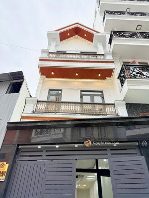 7,6t - nhả 3 tầng đường 8n khu cao tầng ngay trường huỳnh văn nghệ bờ kè tham lương