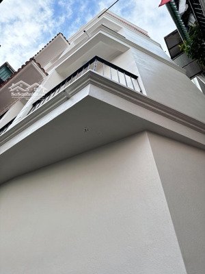 nhà lô góc hoàng hoa thám tây hồ gần 50m4 tầng, mặt tiền 5 mnhỉnh 10 tỷ 950lh: hiên không939594969