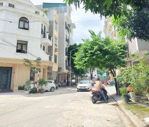 bán nhà phú diễn - vỉa hè xe tải tránh - dân xây - sẵn ở - nhỉnh 11 tỷ