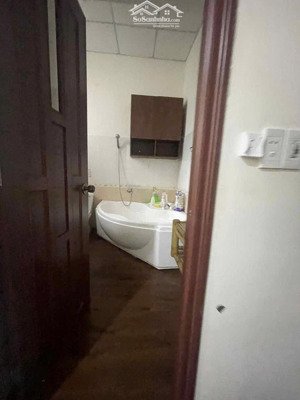 cho thuê nhà nguyên căn 3 tầng 10 phòng khu phạm văn đồng. gia 35 tr/th, diện tích đất: 170m2