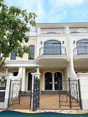 nhà phố sẵn nhà + hdmb diện tích 6x19.5 m giá 5.9 tỷ - 7x19.5m giá 6.4 tỷ em oanh: 