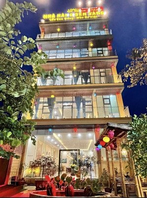 cho thuê nhà mặt phố trung kính. dt: 360m2 ( 90m2x4t ). mt: 8m