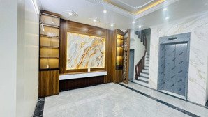 phân lô gần phố 1 nhà ra oto kinh doanh ngõ thông tứ tung 6 tầng thang máy