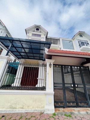 bán biệt thự phú lương-mặt đường đôi-nội thất đẹp-về ở ngay-kinh doanh tốt-giá đầu tư-sinh lời tốt