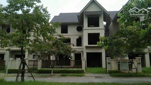 rẻ nhất, bán nhanh 300m2 - thô - đường sunny 1, liên hệ hoàng đạo: 