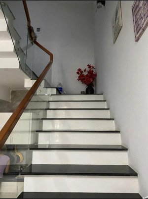 ngộp bank !! bán nhà 3 tầng hàn thuyên thu nhập 40 tr/ tháng