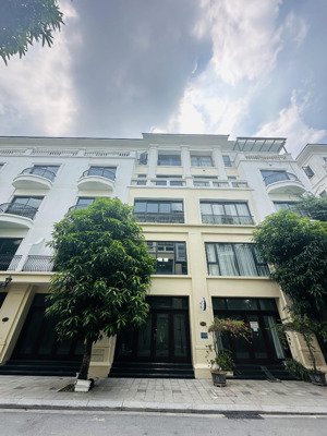 cực sốc quý anh chị ơi.... có 102 ở dự án vinhomse ocean park 2 san hô diện tích 65