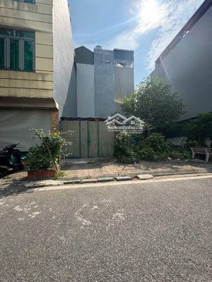 bán đất phúc lợi vị trí trung tâm 63m2, mặt tiền rộng, ngõ thông ô tô tránh vừa ở vừa