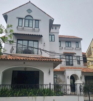 bán nhà tại đường từ hoa 250m2, giá 69 tỷ. tây hồ