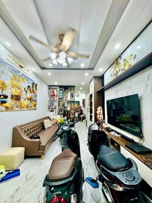 bán nhà minh khai 45m, 5 tầng, 6 ngủ, gần time city, nhà đẹp ở ngay hoặc đầu tư cho thuê tuyệt vời