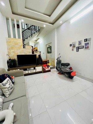 cho thuê nhà riêng 3pn, 2wc, 80m2 tại nguyễn thái sơn, gò vấp, giá siêu hời 11,5 triệu