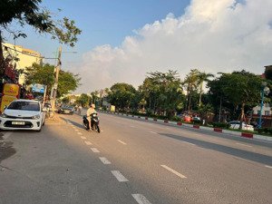 bán gấp mặt phố cầu giấy, giá đầu tư 205m2, 85 tỷ