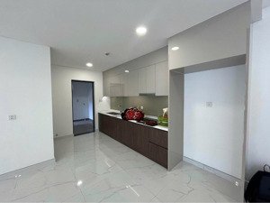 căn hộ trệt diamond brilliant 96m2 có chỗ đậu xe hơi định danh , giá chỉ hơn 7 tỷ.