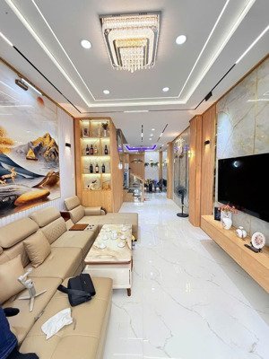 oto đỗ cửa, nhà đẹp phố đàm quang trung, long biên 45m2 x 6t nhỉnh 8tỷ còn thương lượng