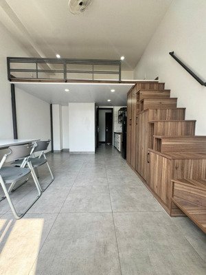 cho thuê căn hộ có gác/ duplex đầy đủ nội thất - ban công - ngay khu bàu cát- q10- ngã tư bảy hiền