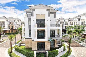 biệt thự góc view hồ bơi verosa park khang điền