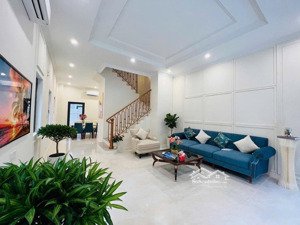nhà phố 13.3 tỷ chiết khấu còn 10 tỷ. 54m2 hoàn thiện 5 tầng full đồ 3 tầng, sẵn dòng tiền cho thuê