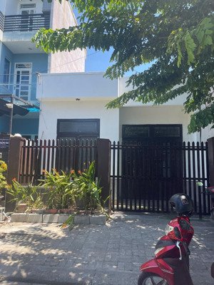 căn nhà hoà xuân dưới 4ty duy nhất. nhà 1 mê suốt 2pn, 2wc, ngang 6m giá chưa đến 4ty