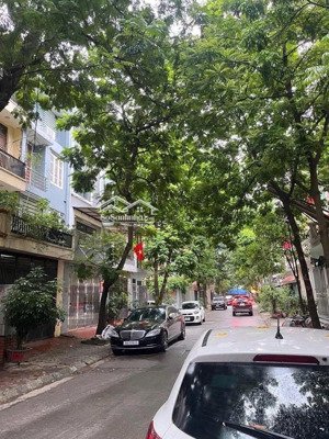 phân lô -hoàng cầu - mặt ngõ như mặt phố - 2thoáng - kd sầm uất - thang máy xịn -vừa ở vừa cho thuê