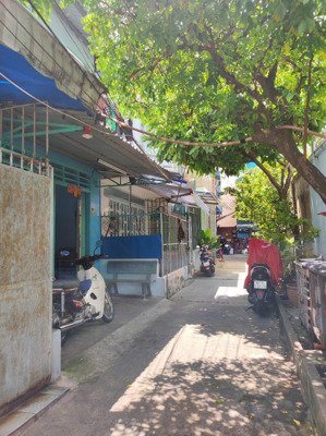 kẹt bank bán gấp nhà hòa bình, q. tân phú 40m2 chỉ 3tỷ9, gần đầm sen. lh: 