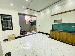nhà riêng 35m2 x 5 tầng full mới 100% yên ngưu cạnh linh đàm giá 6,3 tỷ