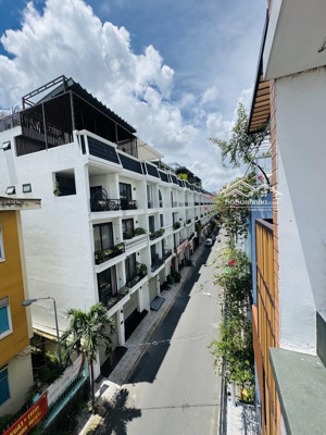 nhà đẹp 4 tầng khu nhà giàu thoại ngọc hầu - nguyễn sơn - (4x20m) - đường nhựa 10m thông (có lề)