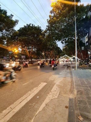 bán nhà mặt phố kd vỉa hè oto tránh - kim ngưu hbt - 51m2 - 16 tỷ.