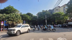 bán nhà phùng khoang -lô góc-dt 42m- 10phòng cho thuê - lợi nhuận cao-sđcc- giá 8.59tỷ lh0962797596