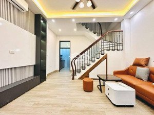 nhỉnh 6tỷ có nhà ngõ phố tôn đức thắng, tt đống đa, 2 thoáng trước sau 30x4t