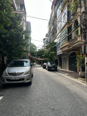 bán nhà 106 hoàng quốc việt - phân lô, lô góc ô tô - 140m2 mặt tiền 11m xây tòa building 5* 56 tỷ