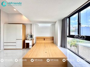 studio full nội thất mới 100%, view kính cửa sổ trời, máy giặt riêng, nhà thang máy siêu đẹp