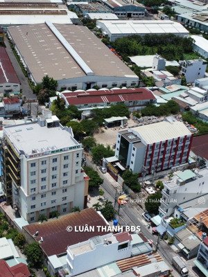 tòa chdv 39 phòng..dòng tiền khoán 120tr/thg...ngay mặt tiền nguyễn văn quá