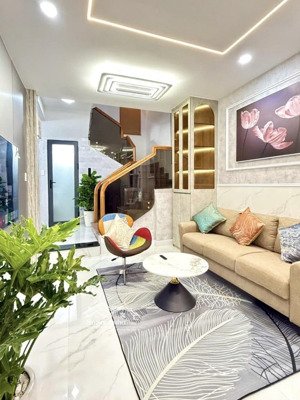 bán nhà hẻm lý chính thắng 43 m2 3 tầng giá 8.9 tỷ