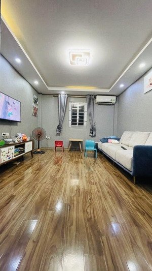 chủ cần tiền lo công việc cho con nên cần bán gấp nhà kiến hưng hà đông ô tô nhỏ lùi cửa