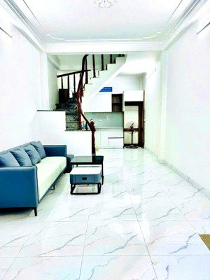 bán nhà giải phóng 5 tầng nhỉnh 7 t.ỷ - nhà đẹp như mới , 10 m ra đường ô tô tránh , kinh doanh