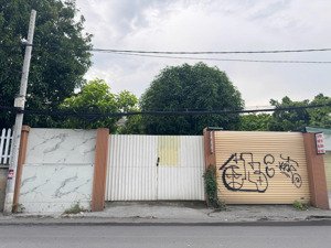 đất mặt tiền xuân thủy ~280tr/m2 - dt 9x20m cn 240m2 - xây cao