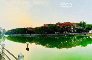 căn nhà đẹp mặt hồ vườn hoa ngọc lâm mặt tiền quyền lực 19,5m 5 tầng kinh doanh vị trí cực đỉnh